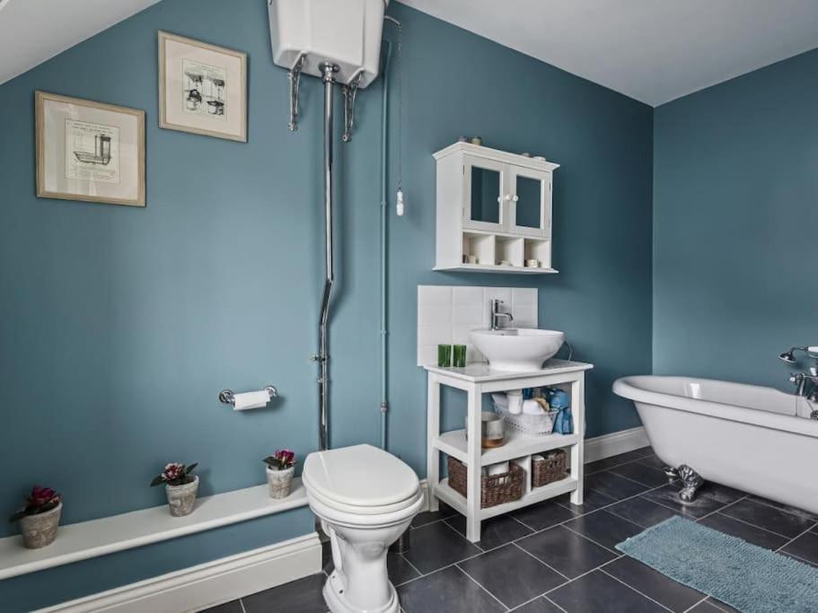 Large Coastal Cottage, Private Indoor Pool, Hut Tub, Sauna And Steam Pod Weymouth Bagian luar foto